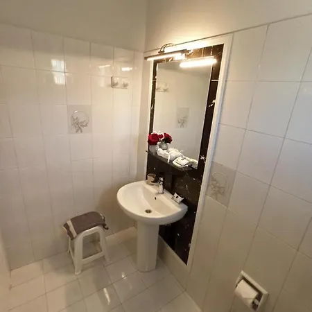 Thalassa מרטיאס